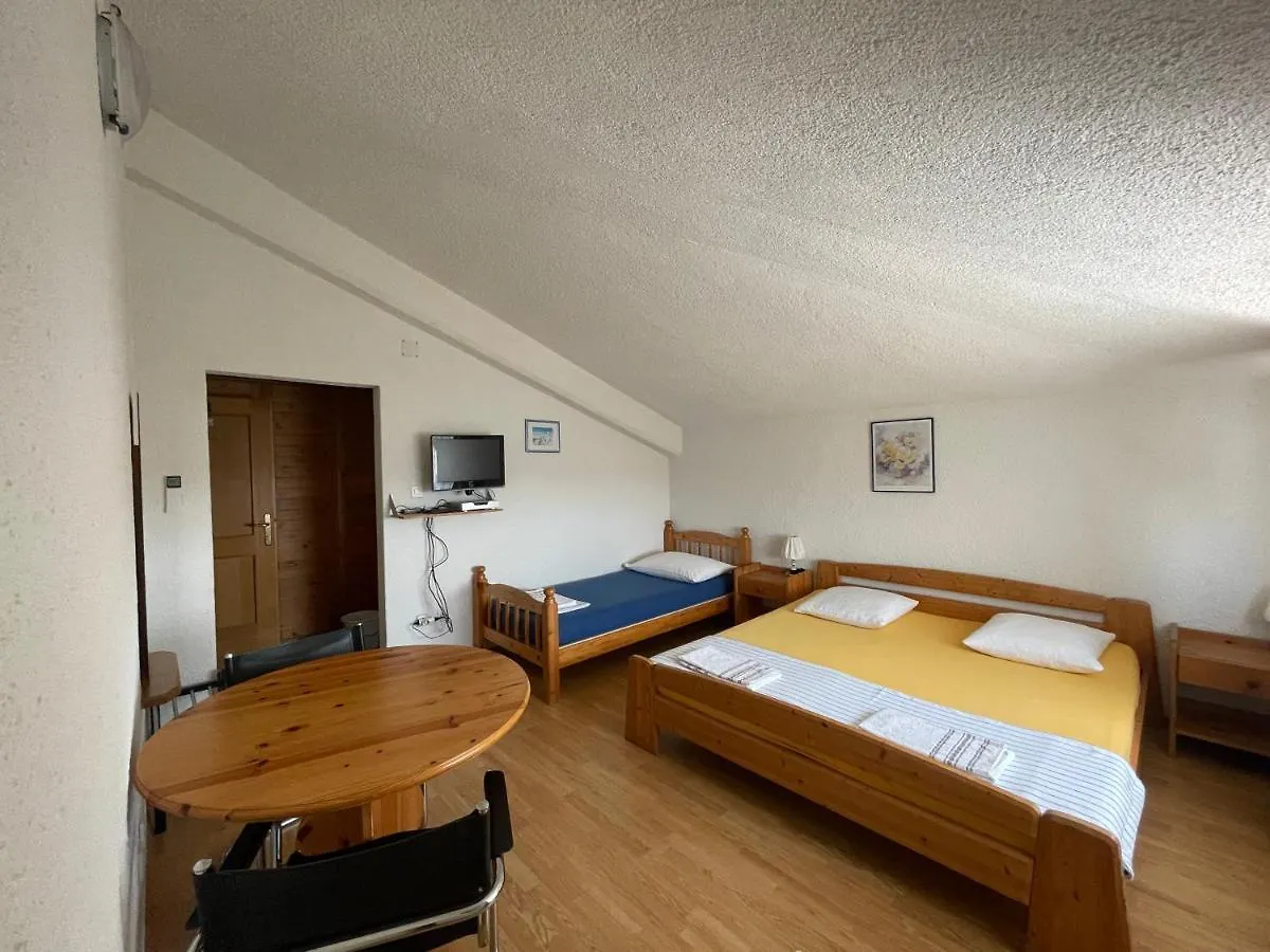 Bed & Breakfast Vera Rooms Medulin Croatia